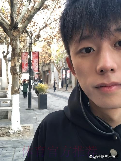 世体:雷尼尔的未来仍未确定 他今夏备战状态不错 世体:雷尼尔的未来仍未确定 他今夏备战状态不错